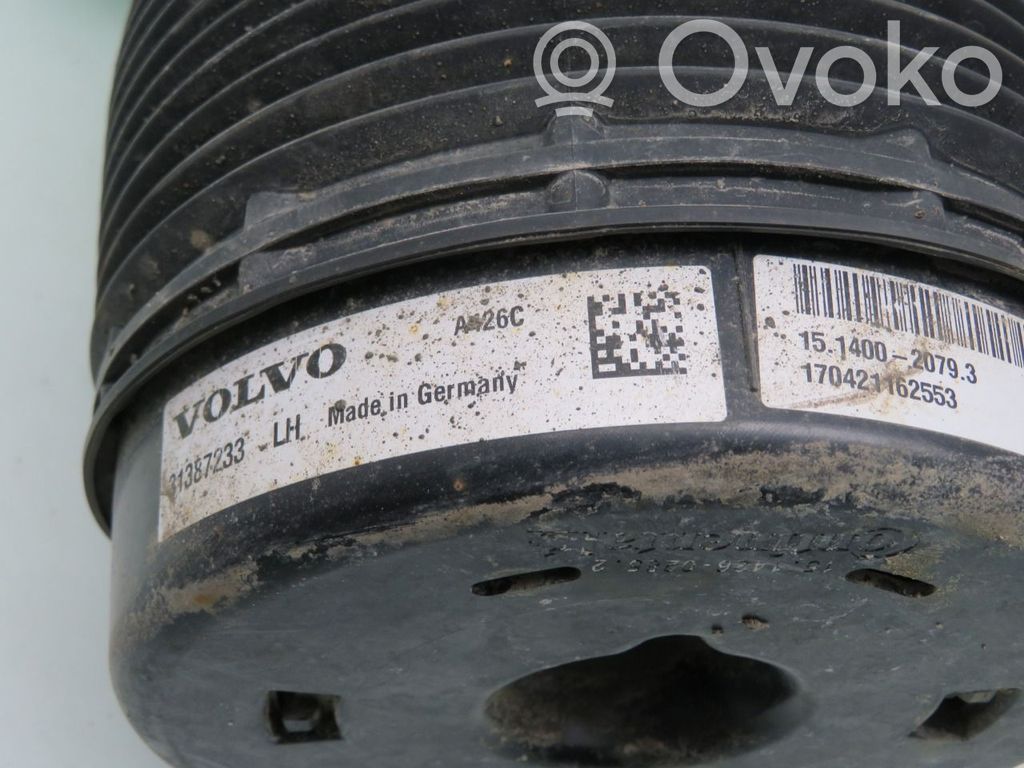 Volvo S90, V90 Bomba de agua