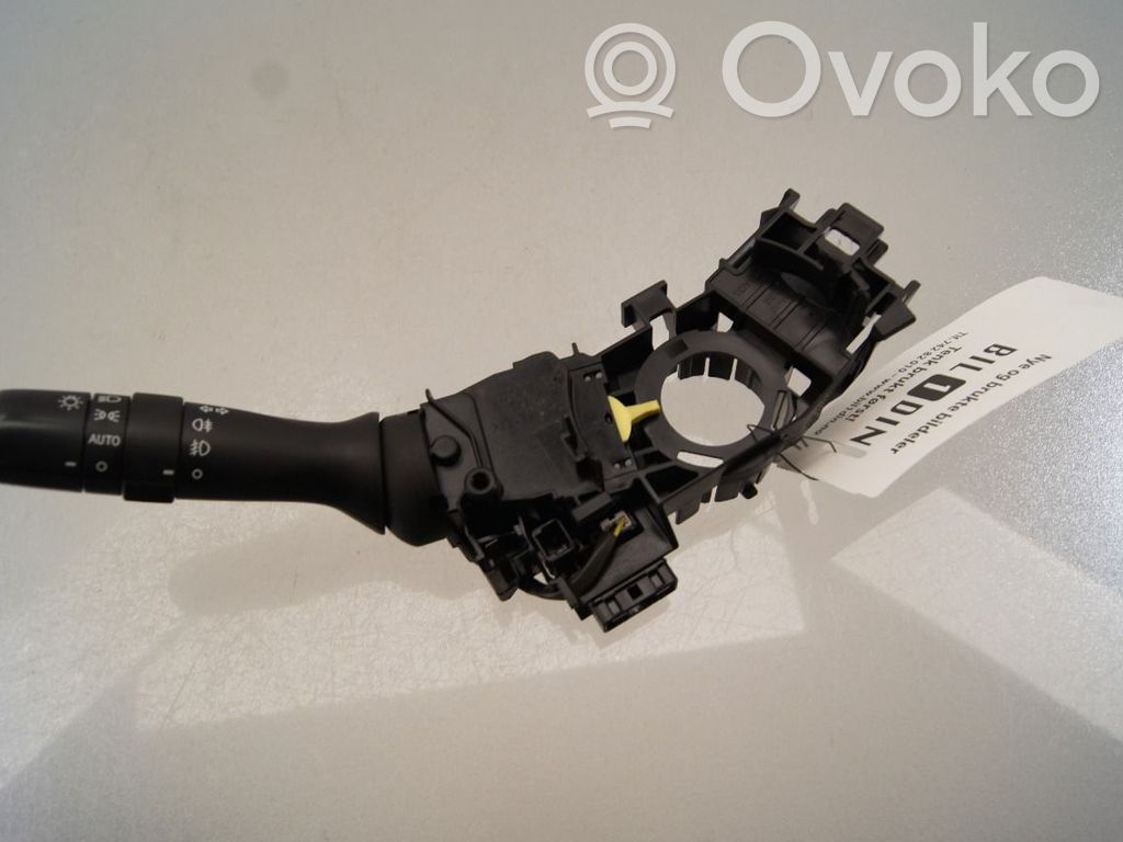 Toyota Avensis T270 Interruptor de control multifunción 