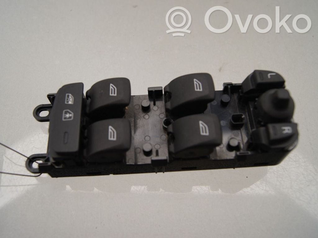Volvo XC70 Electric window control switch 