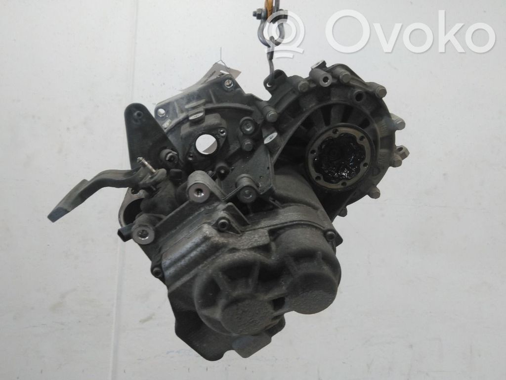Volkswagen PASSAT B7 Cutie viteze manuală cu 6 trepte 