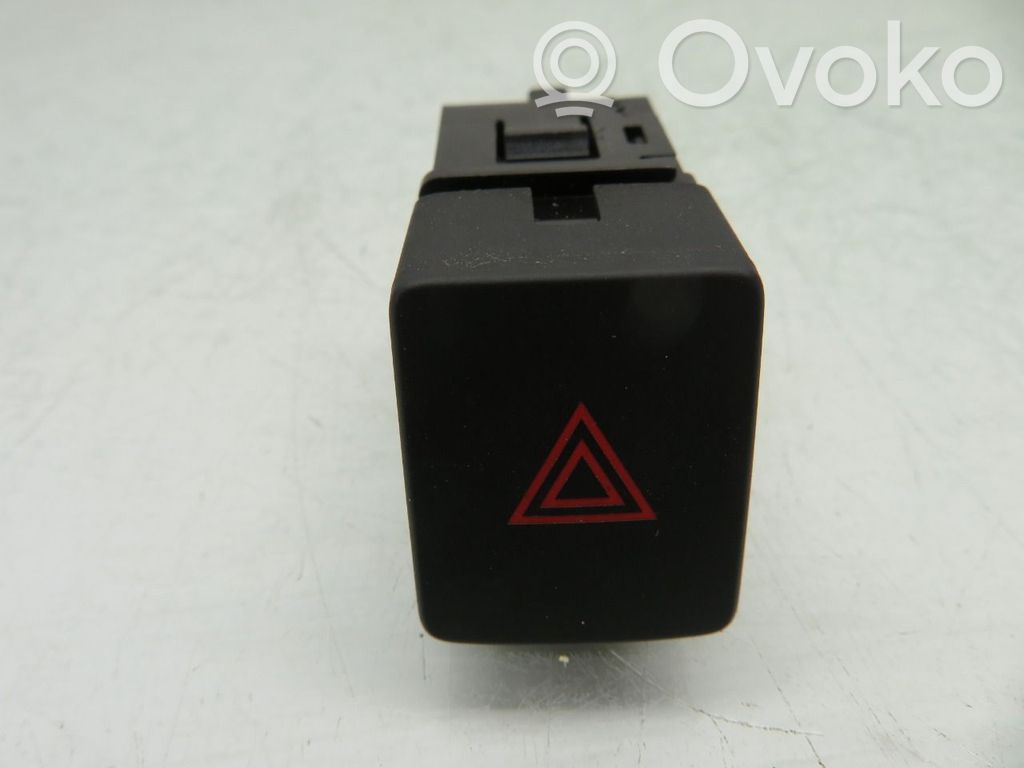 Nissan Qashqai Comutator lumini pericol 