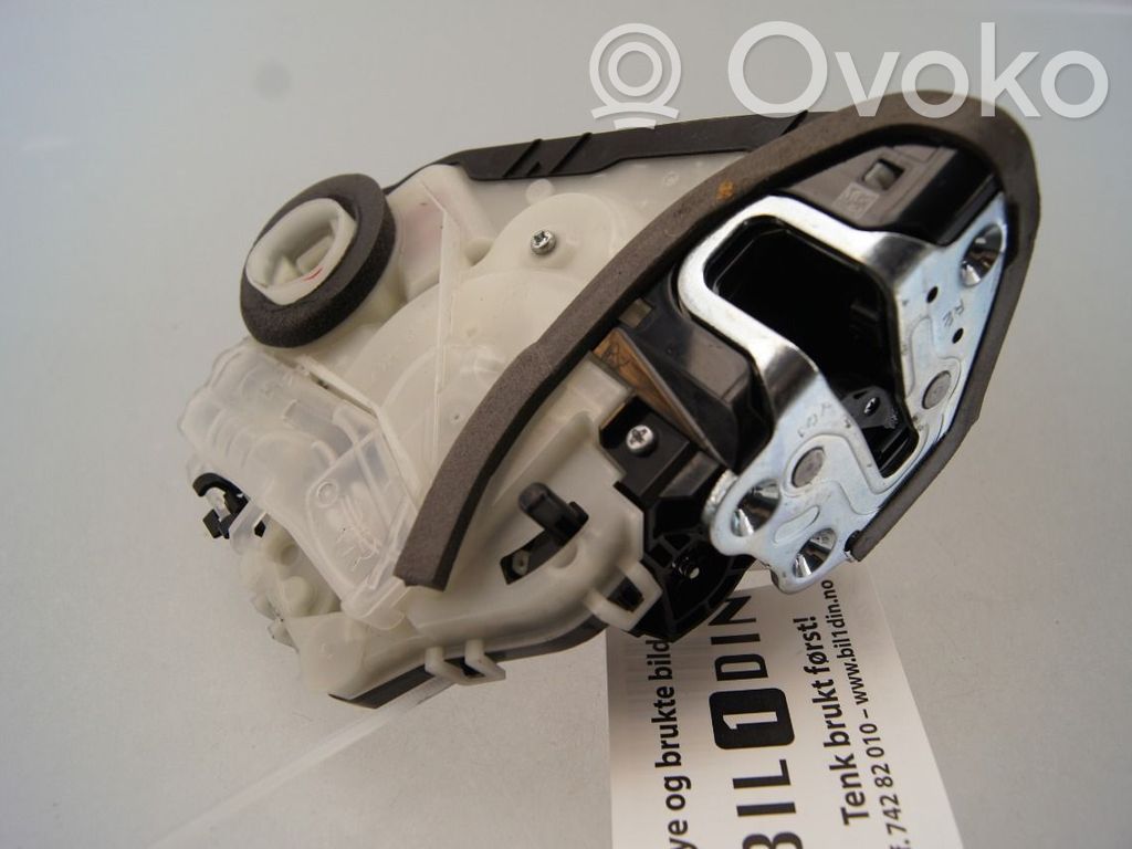 Toyota bZ4X Zamek drzwi tylnych 