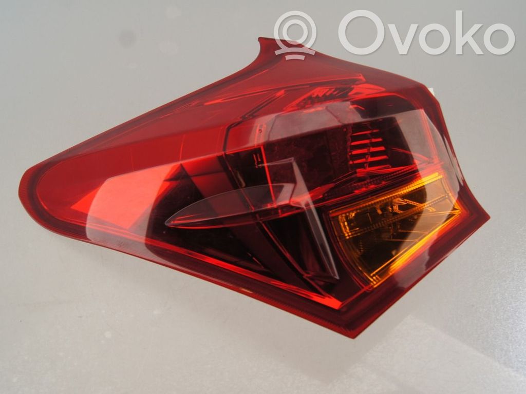 Toyota Auris E180 Lampa tylna 