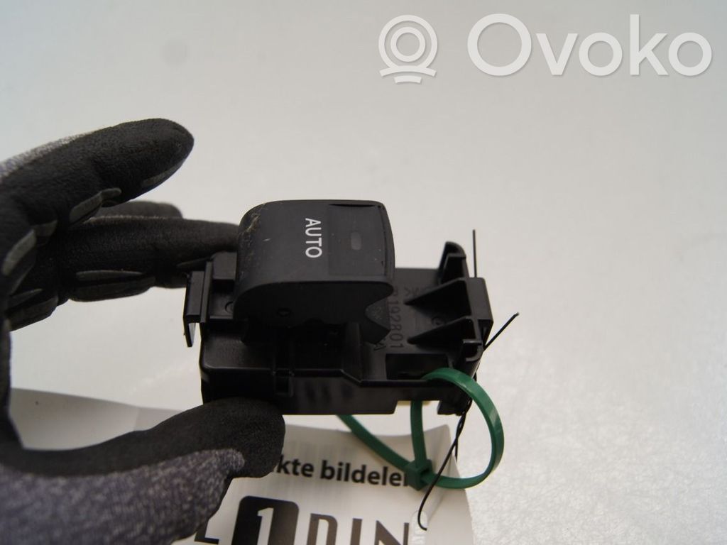 Toyota Prius+ (ZVW40) Interruttore di controllo dell’alzacristalli elettrico 