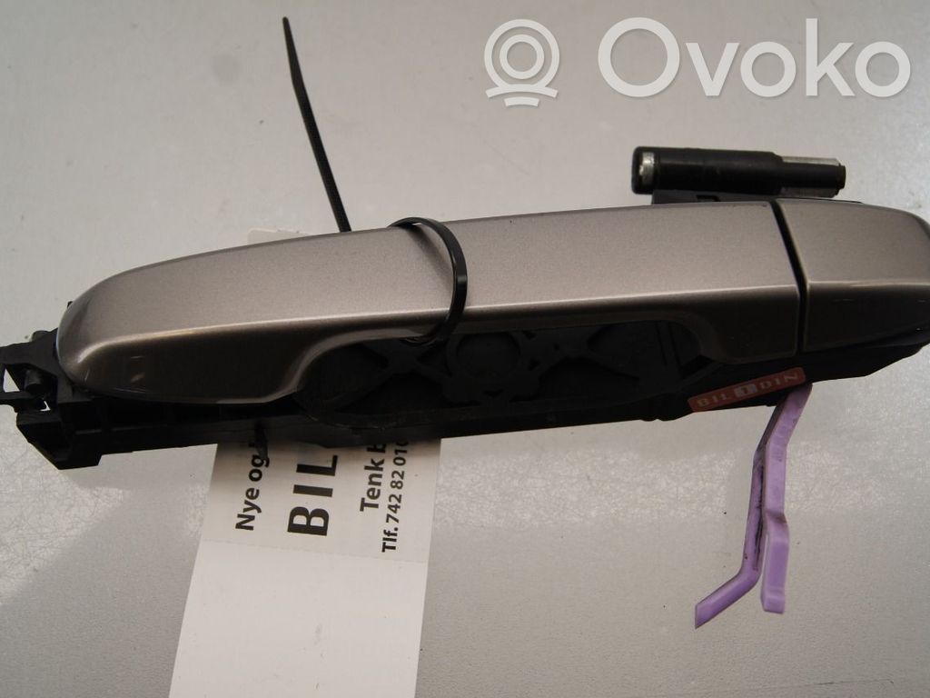 Manecilla externa puerta trasera   6920402210,6921102924,6920402210,6921102924