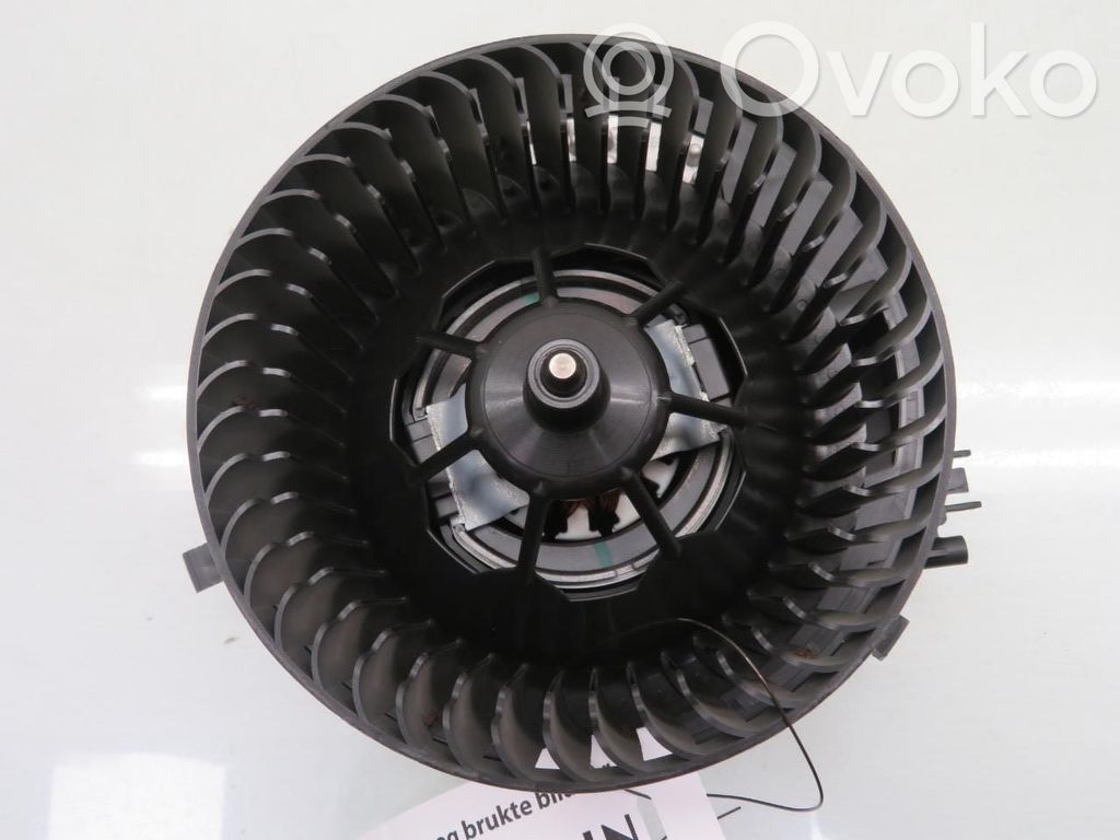 Volkswagen PASSAT B8 Ventola riscaldamento/ventilatore abitacolo