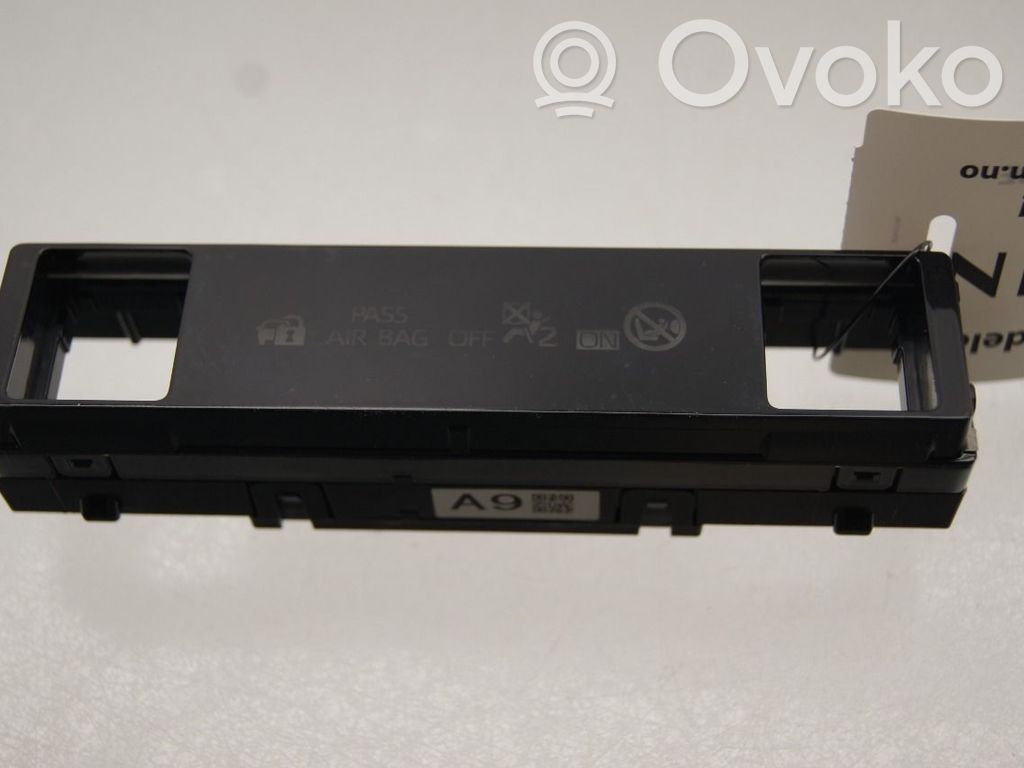 Toyota RAV 4 (XA50) Otros interruptores/perillas/selectores