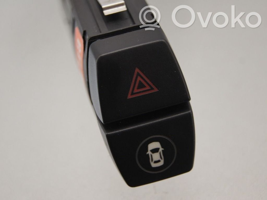 BMW 2 F45 Comutator lumini pericol 