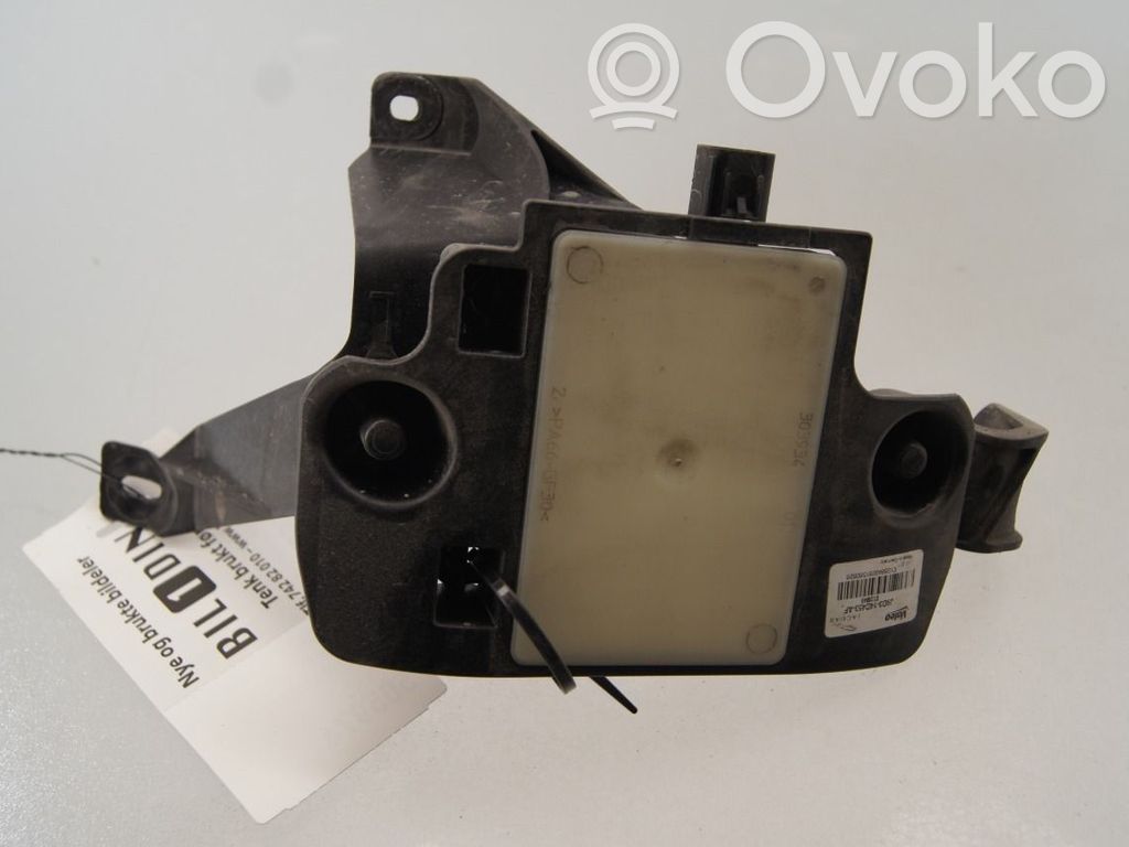 Distronic-anturi, tutka   T4A23073,JPLA14F152AC,JPLA14F152AC,JPLA14F152AC,JPLA14F152AE,T4A23073