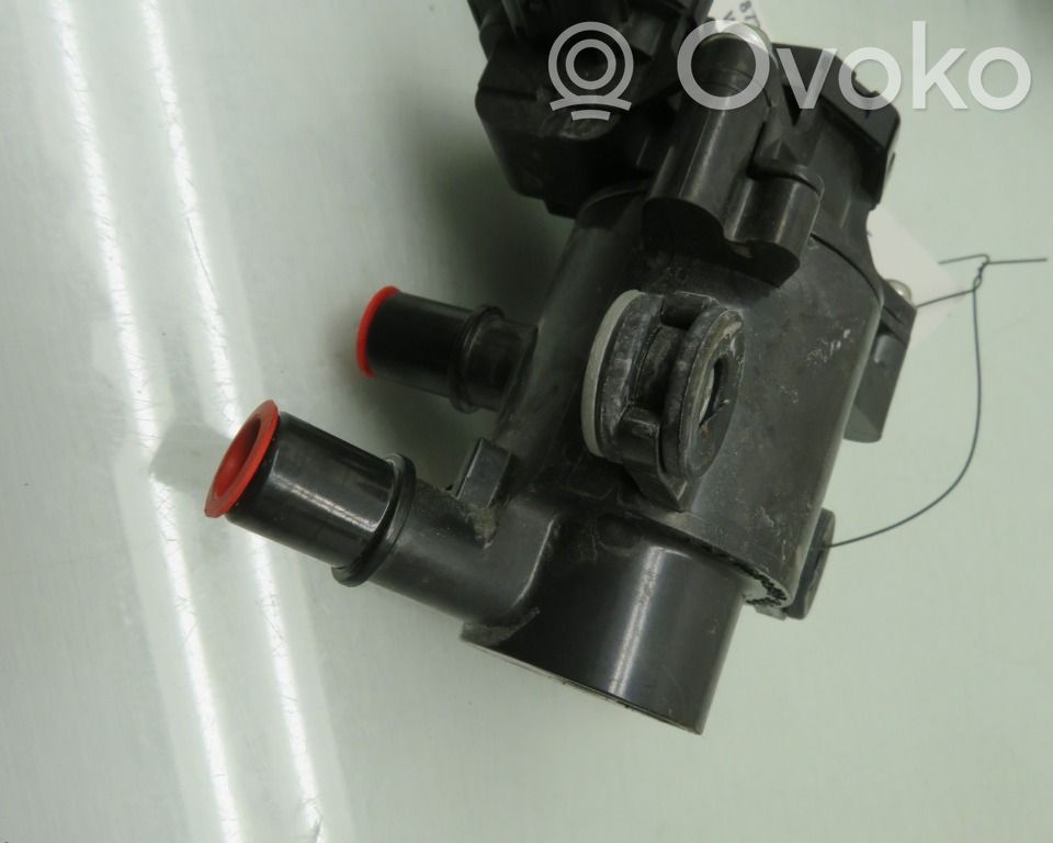 Toyota bZ4X Webasto pompe de circulation d'eau 