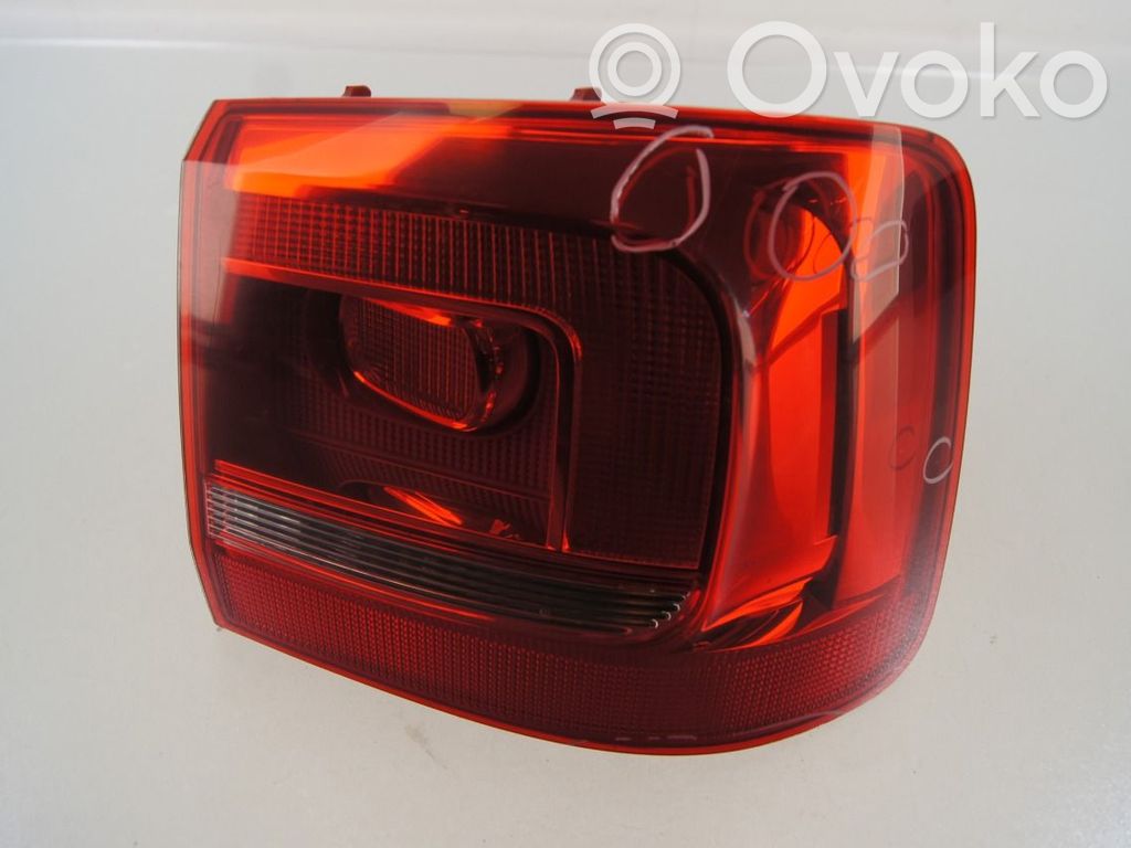 Volkswagen Touran II Lampă spate în caroserie