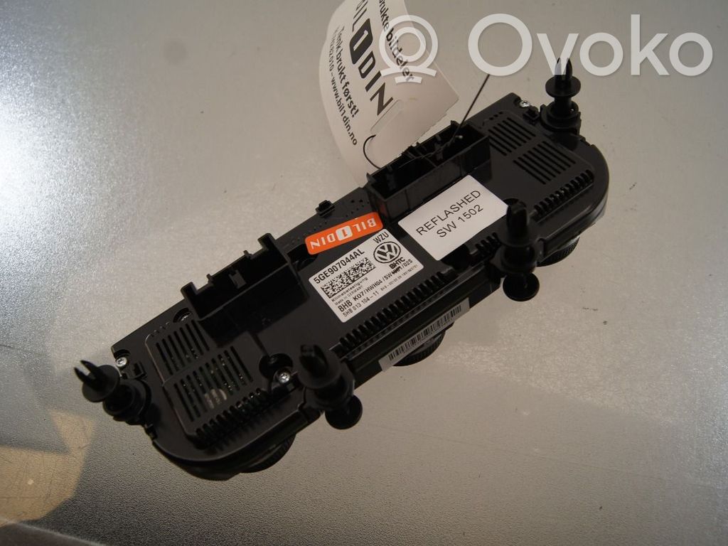 Volkswagen PASSAT B8 Console centrale, commande chauffage/clim 