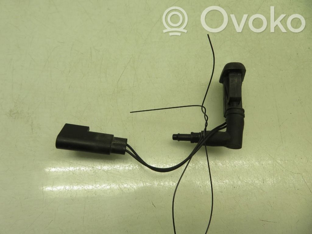 Ford Mondeo MK V Dysza spryskiwacza lampy przedniej 