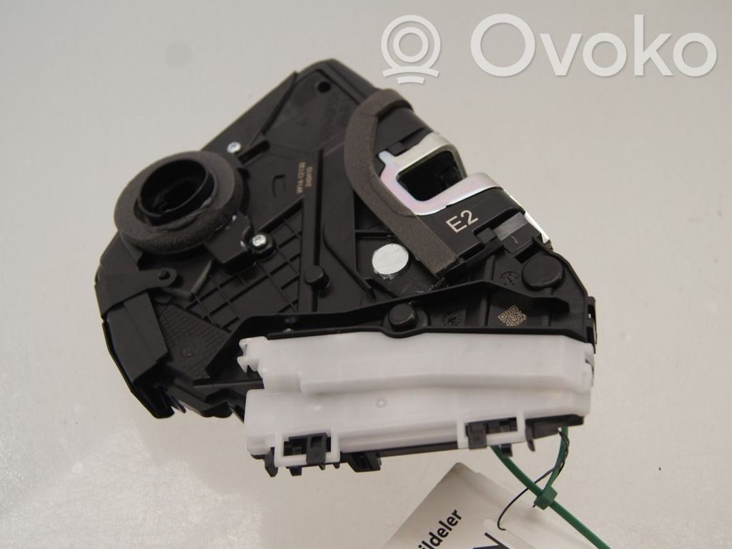 Toyota bZ4X Zamek drzwi przednich