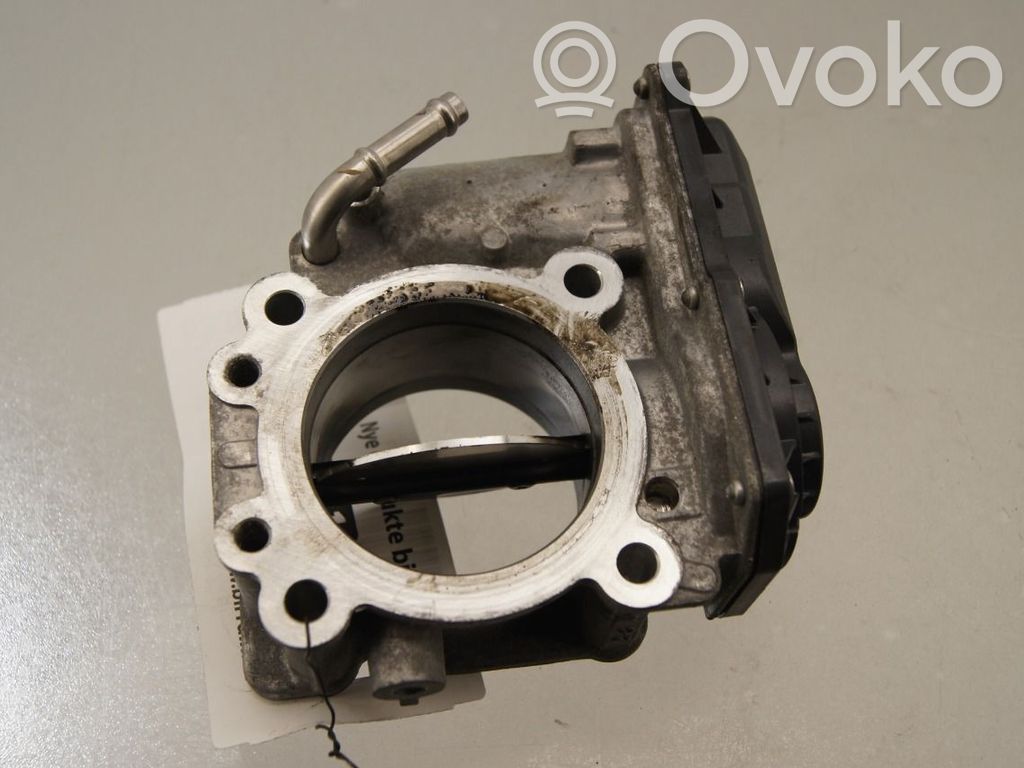 Toyota Hilux VIII Valvola corpo farfallato 