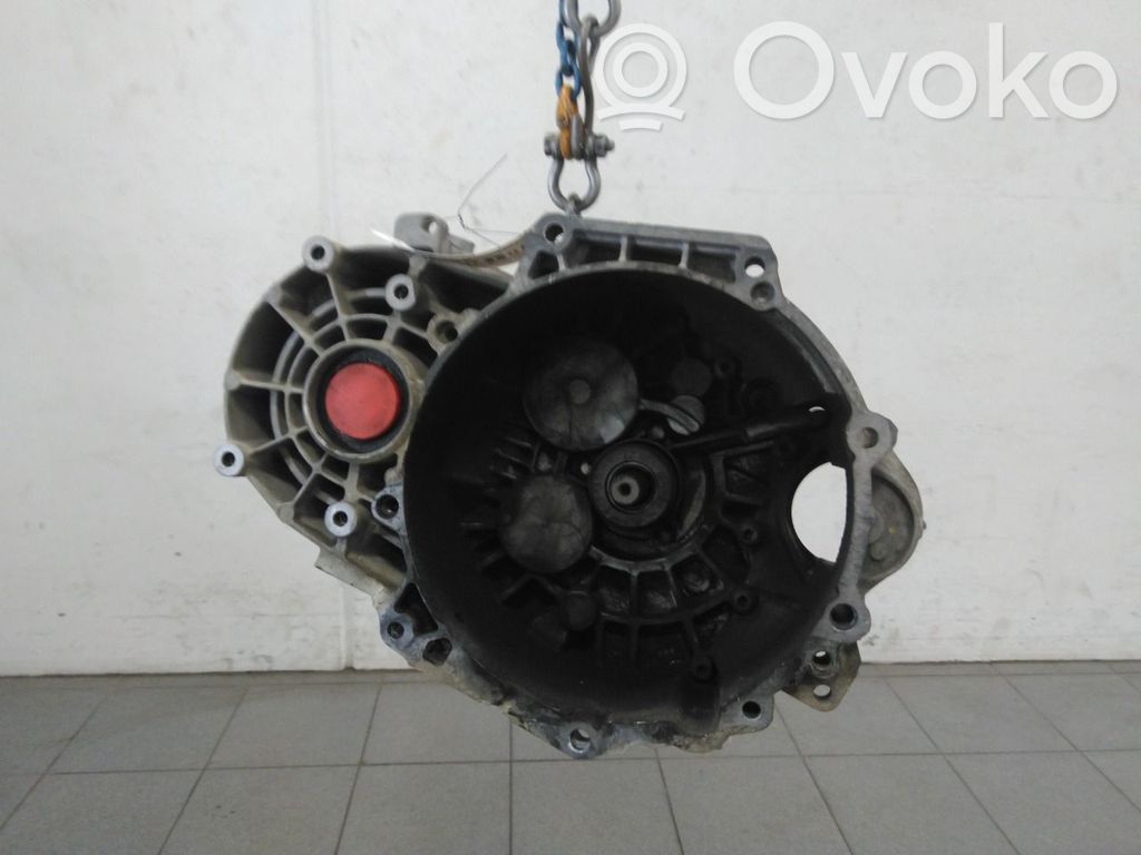 Volkswagen Caddy Cutie viteze manuală cu 6 trepte 