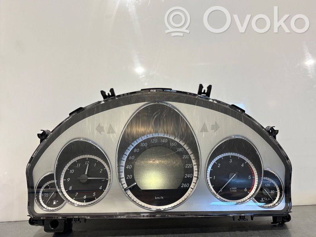 Mercedes-Benz E W212 Tachimetro (quadro strumenti)