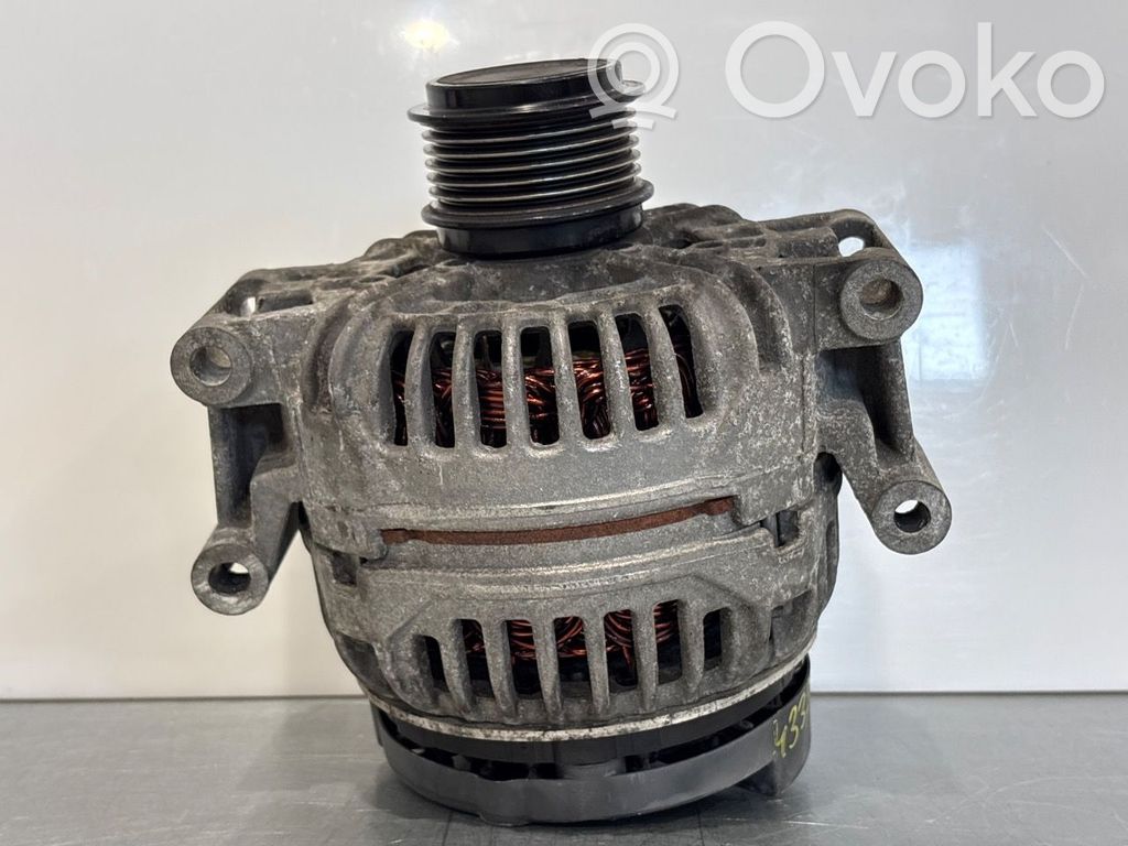 Audi A5 8T 8F Generatore/alternatore 