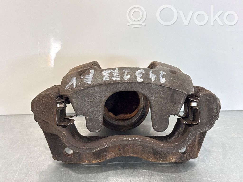 Toyota Avensis T270 Pinza del freno anteriore