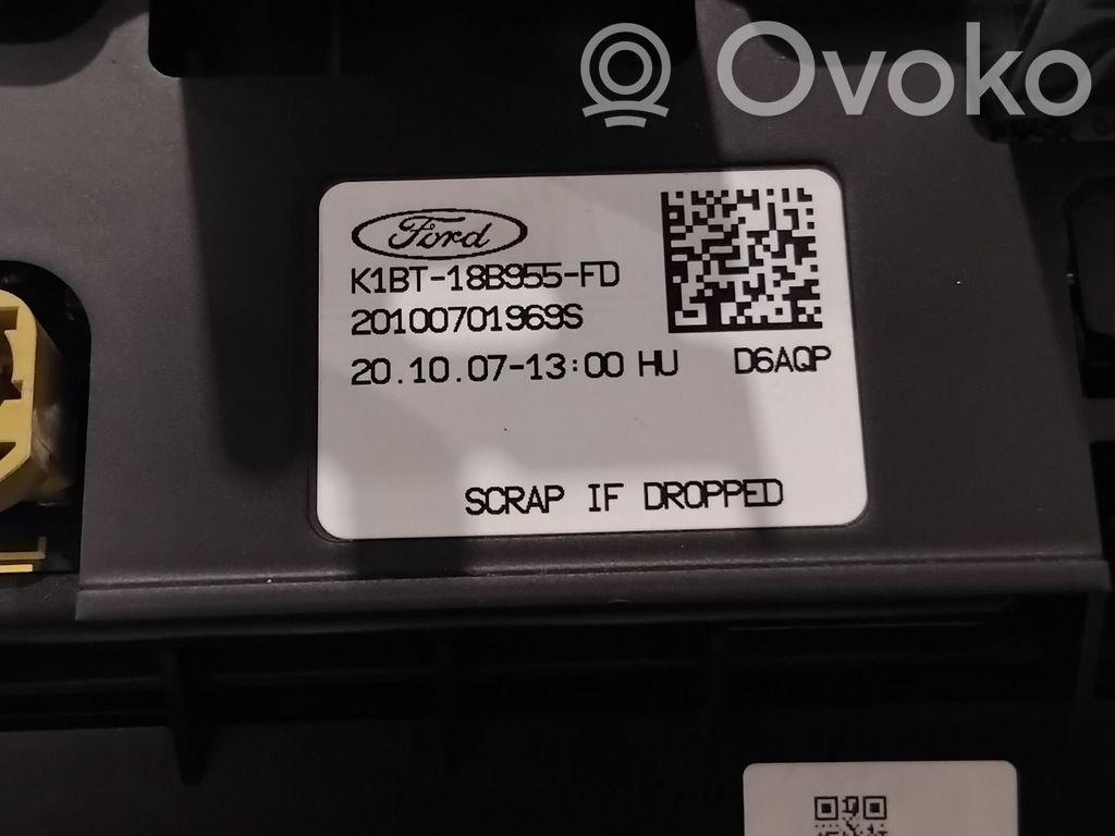 Ford Transit Courier Muut kojelaudan osat 