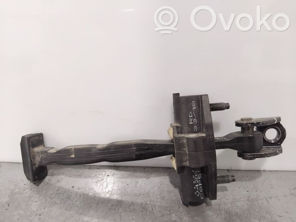 Volvo XC60 Etuoven pidätin