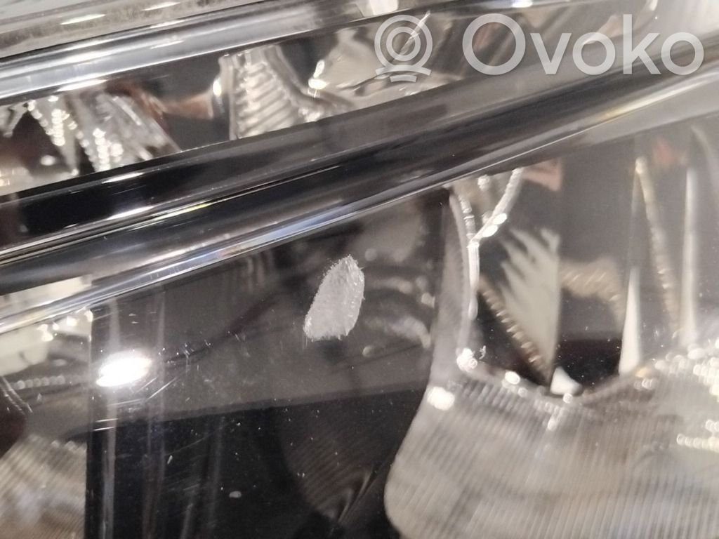Citroen C4 Cactus Lampa przednia 