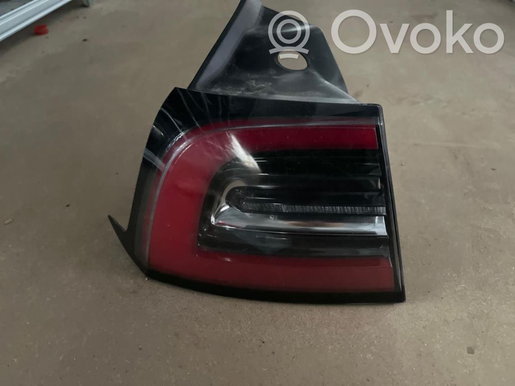 Tesla Model 3 Takavalot 