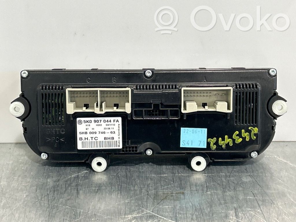 Volkswagen PASSAT B7 Console centrale, commande chauffage/clim