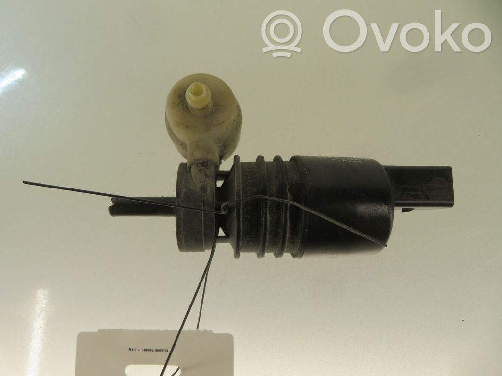 Volkswagen PASSAT B8 Pumpe Scheibenwaschanlage 