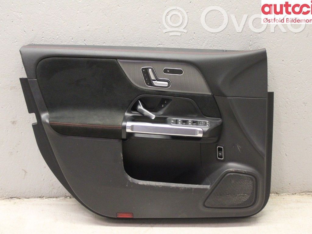 Mercedes-Benz EQB Etuoven verhoilu