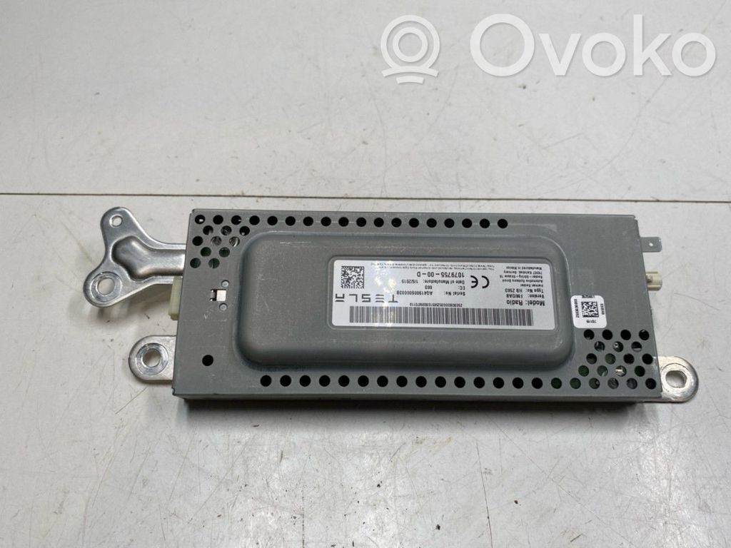 Tesla Model 3 Amplificateur d'antenne