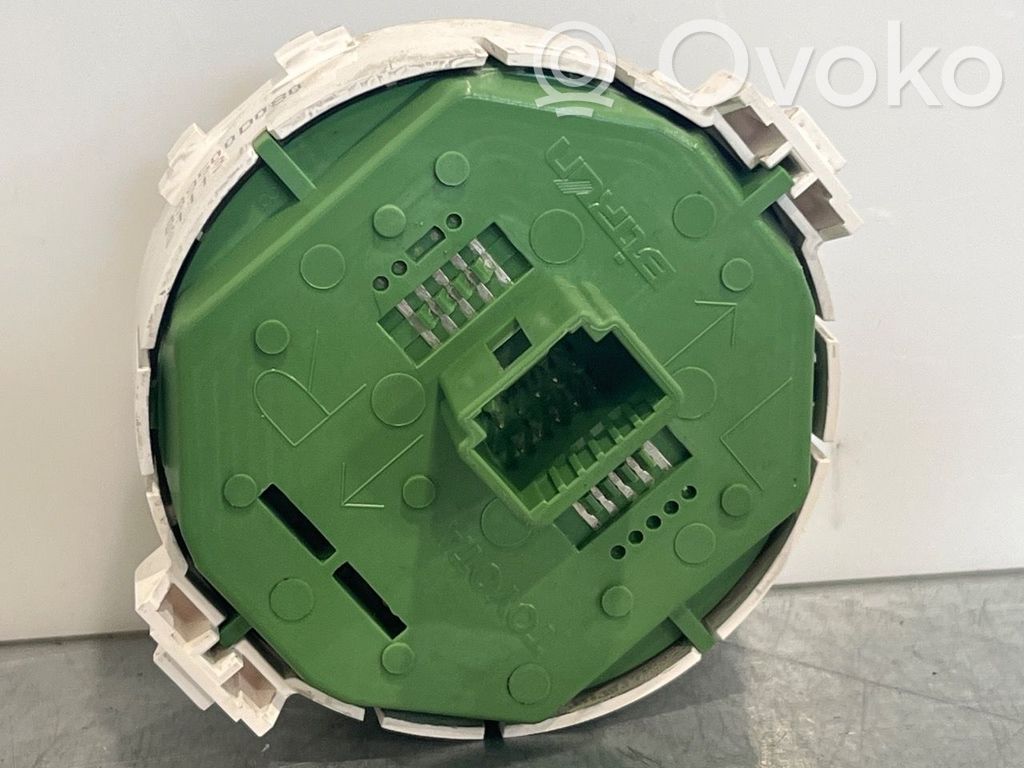 Toyota Yaris Interruttore luci di emergenza