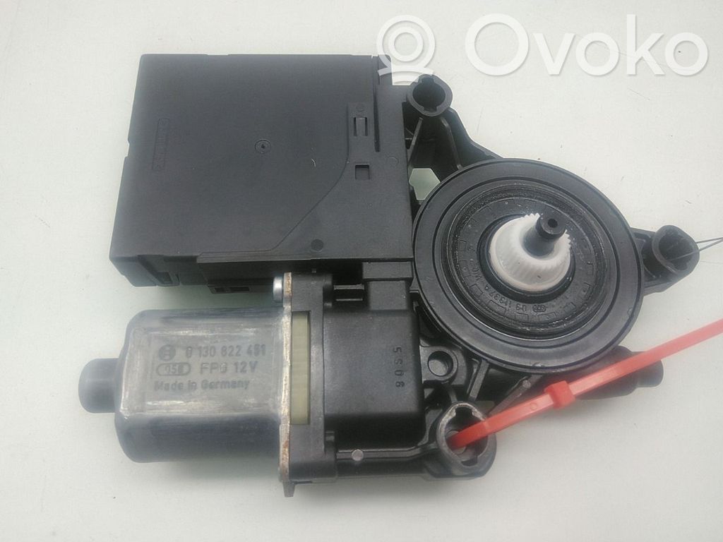 Volkswagen PASSAT B7 Etuoven sähkökäyttöinen ikkunan nostin 