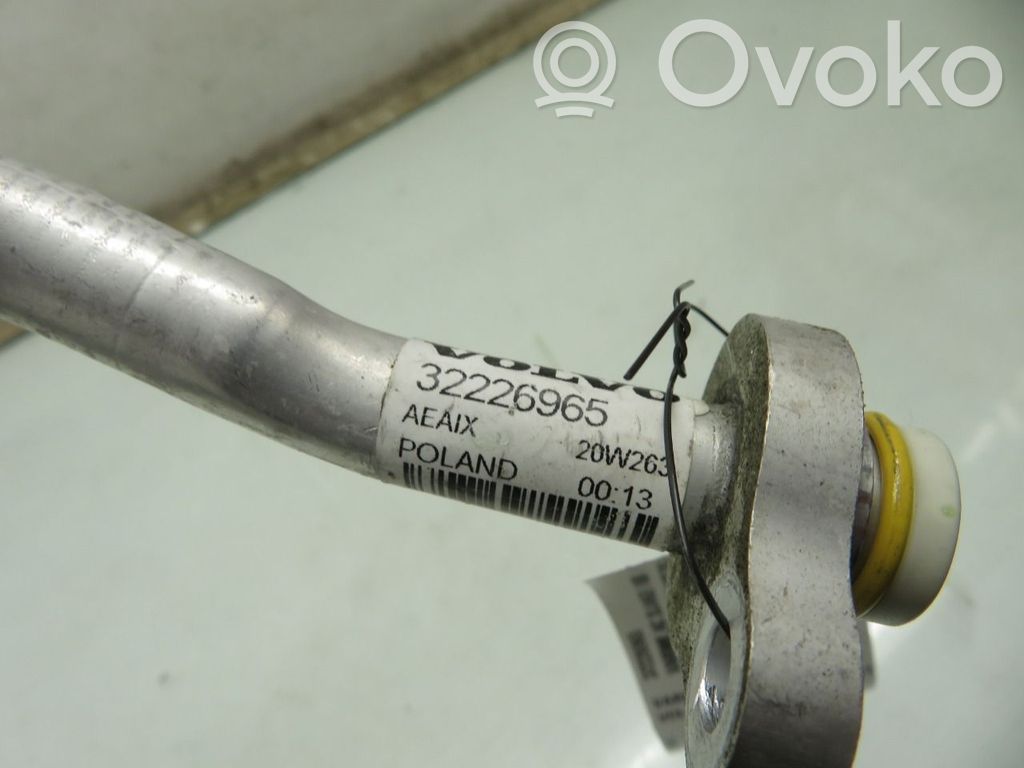 Volvo XC40 Ilmastointilaitteen putki (A/C)