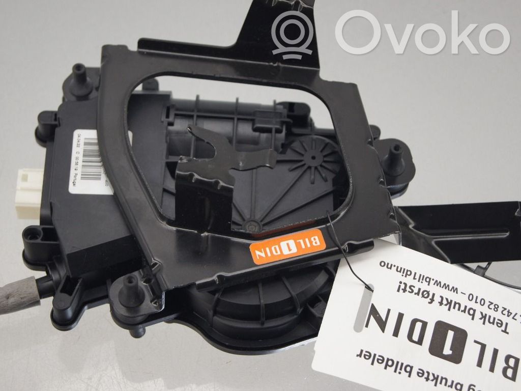 BMW 3 F30 F35 F31 Spyna galinio borto