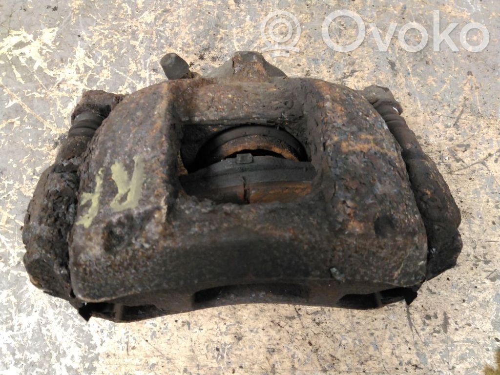 Toyota Avensis T270 Caliper de freno delantero