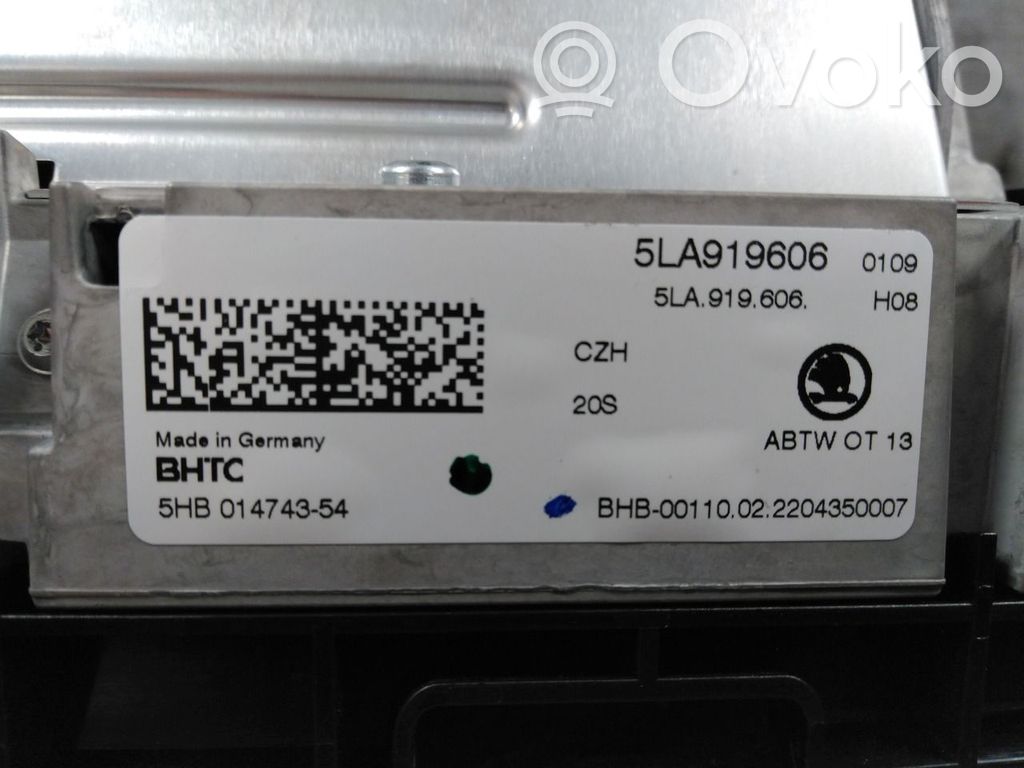 Skoda Enyaq iV Altre parti del cruscotto 