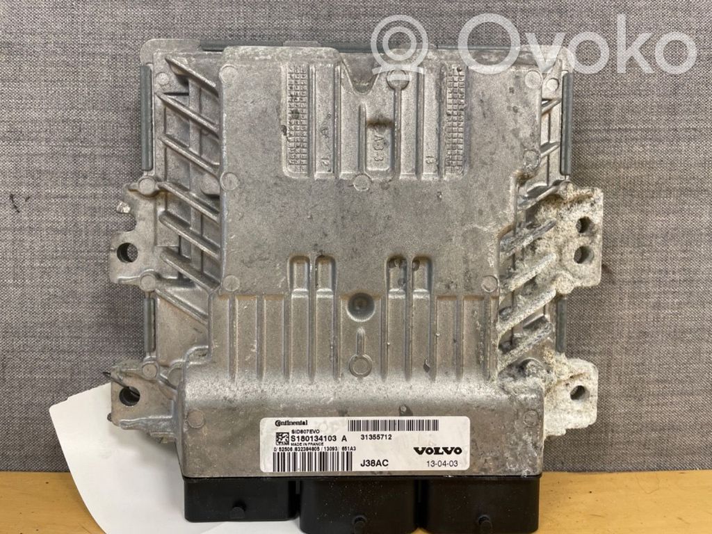 Volvo V40 Engine control unit/module ECU 