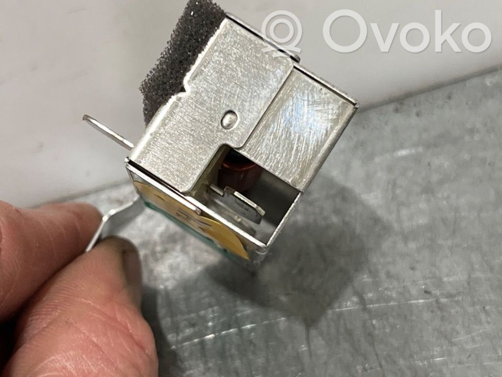 MG MG4 ev Antenos stiprintuvas 