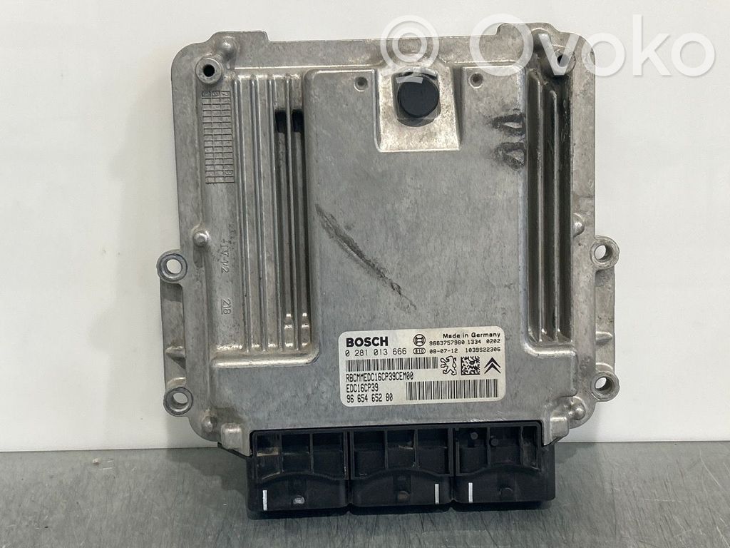 Mitsubishi Outlander Komputer / Sterownik ECU silnika 
