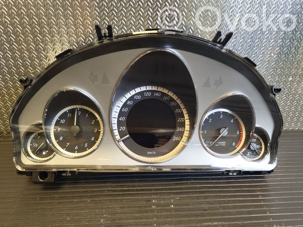 Mercedes-Benz E W212 Vitezometru (grup de instrumente)