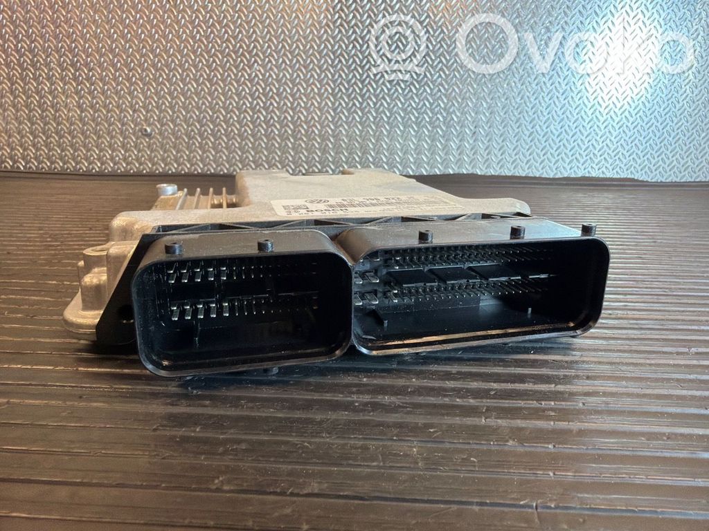 Volkswagen Transporter - Caravelle T5 Unité de commande, module ECU de moteur 