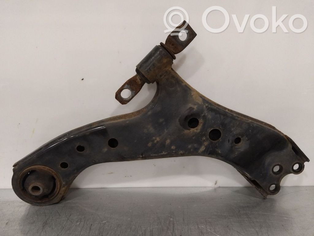 Toyota RAV 4 (XA50) Brazo de suspensión delantero