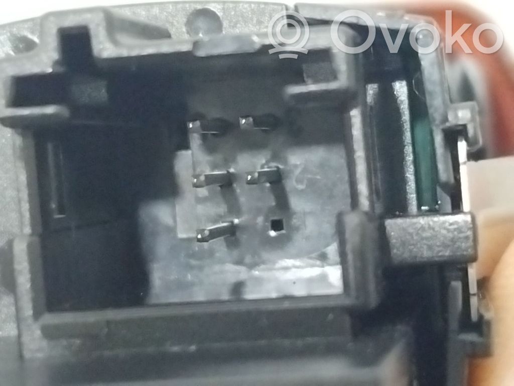 BMW 5 G30 G31 G38 Schalter Warnblinkanlage 