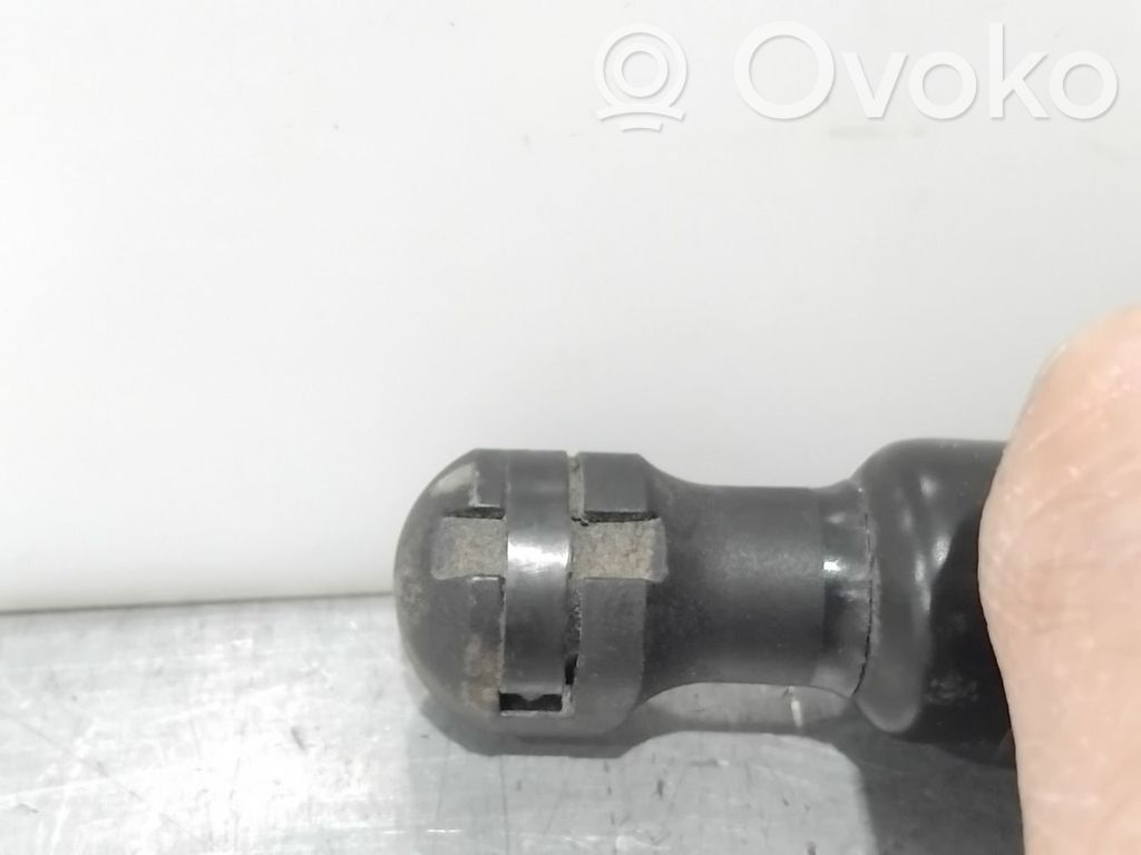 Opel Corsa F Takaluukun tuen kaasujousi