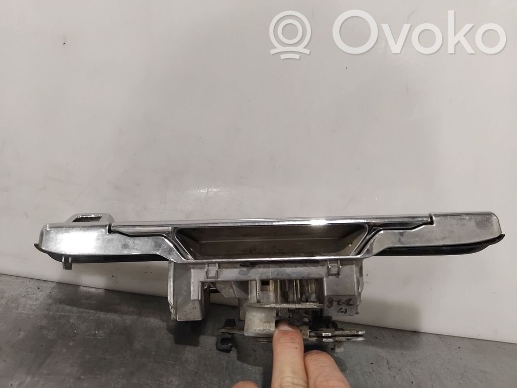 Isuzu D-Max Ручка задней крышки