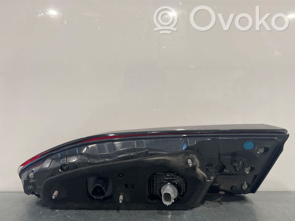 Toyota Corolla Cross Rückleuchte Heckleuchte 
