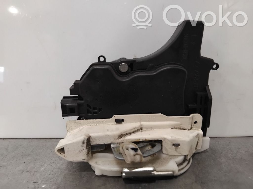 Mitsubishi Outlander Zamek drzwi tylnych 
