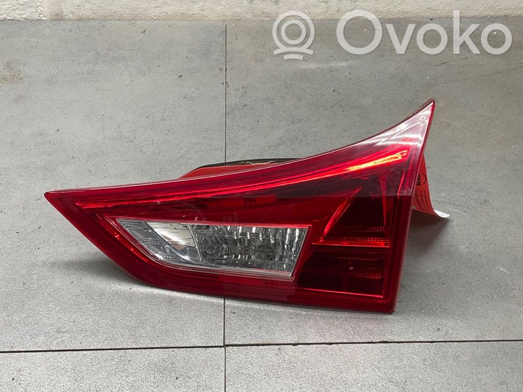 Toyota Auris E180 Feux arrière / postérieurs