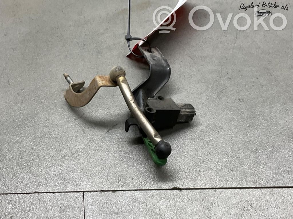 Skoda Superb B8 (3V) Senzor înălțime suspensie față pneumatică 